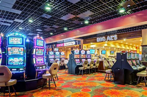 mountaineer casino racetrack and resort sportsbook review The William Hill Sportsbook at Mountaineer Casino is the latest addition to the long list of activities offered at this resort